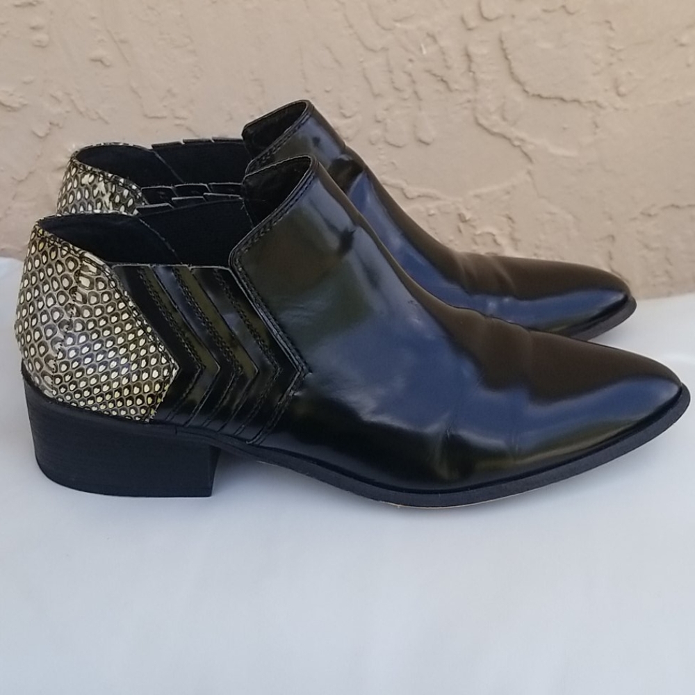 DOLCE VITA ANKLE BOOTS